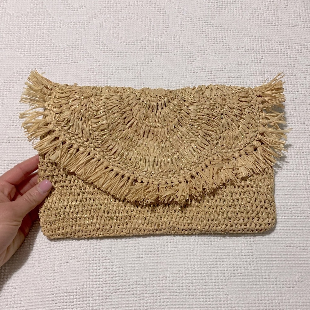 Straw clutch